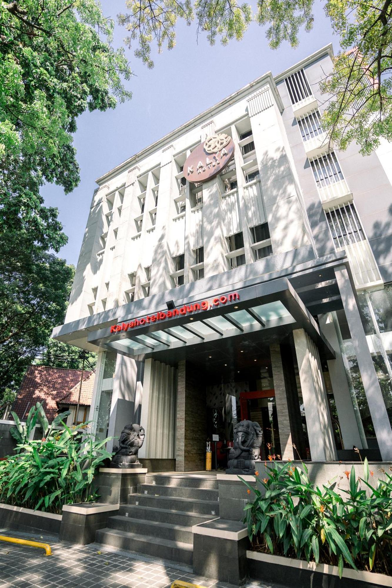 Kalya Hotel Bandung Dago Exterior foto