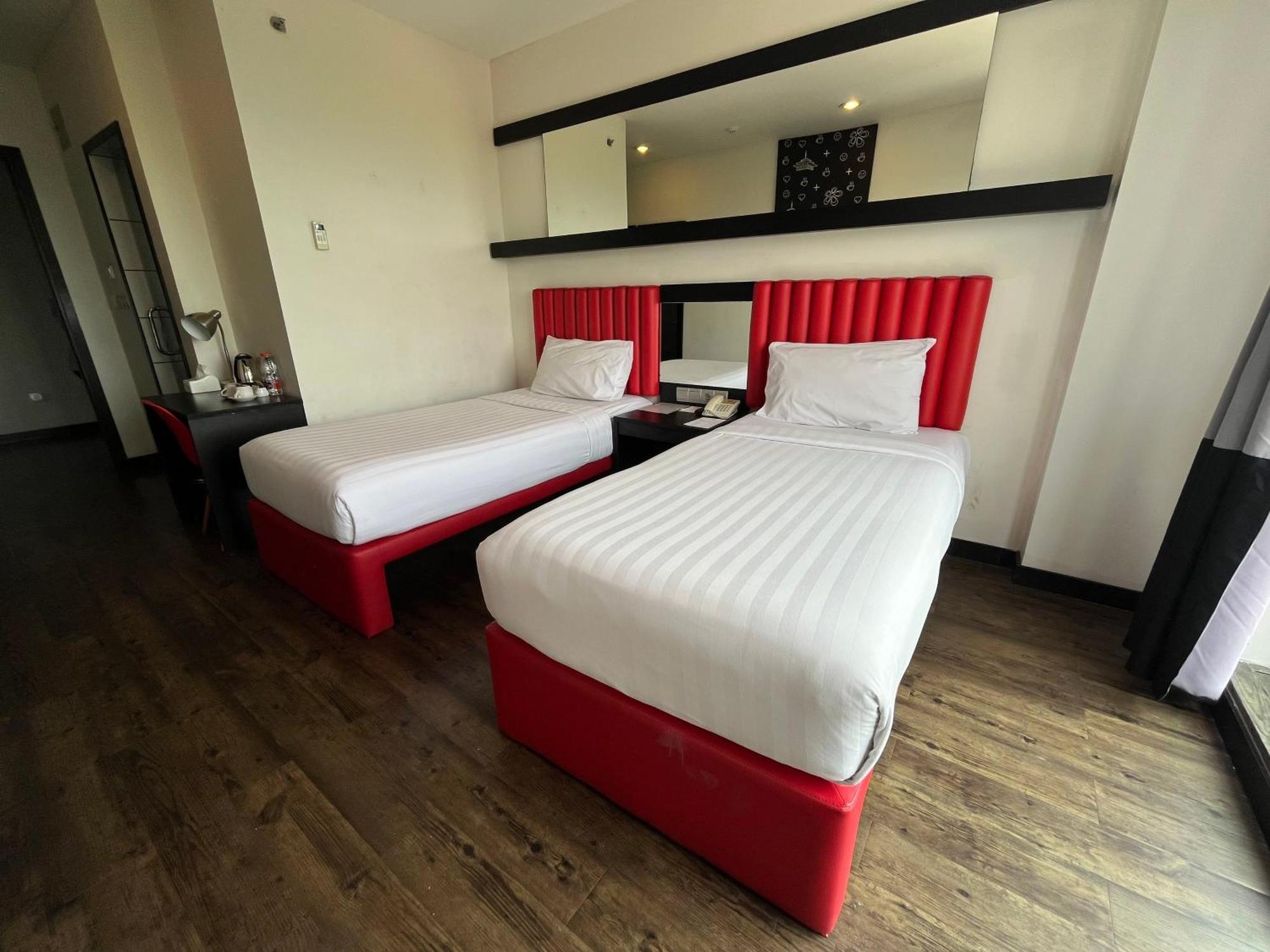 Kalya Hotel Bandung Dago Exterior foto